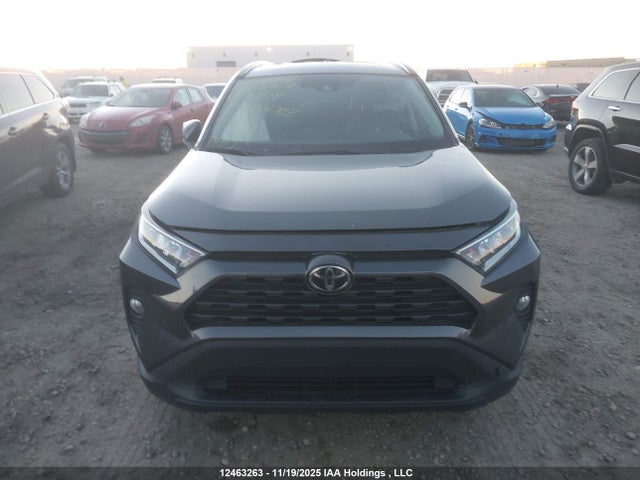 2021 Toyota Rav4 Xle მანქანა იყიდება აუქციონზე, vin: 2T3R1RFV7MC164618, აუქციონის ნომერი: 12463263