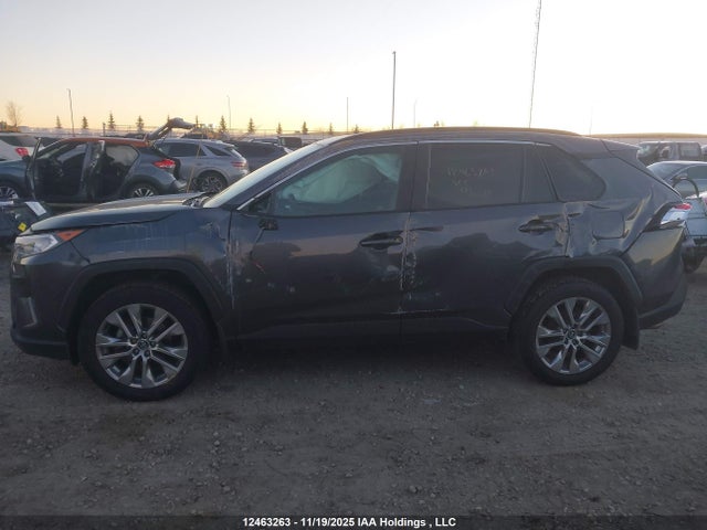 2021 Toyota Rav4 Xle მანქანა იყიდება აუქციონზე, vin: 2T3R1RFV7MC164618, აუქციონის ნომერი: 12463263