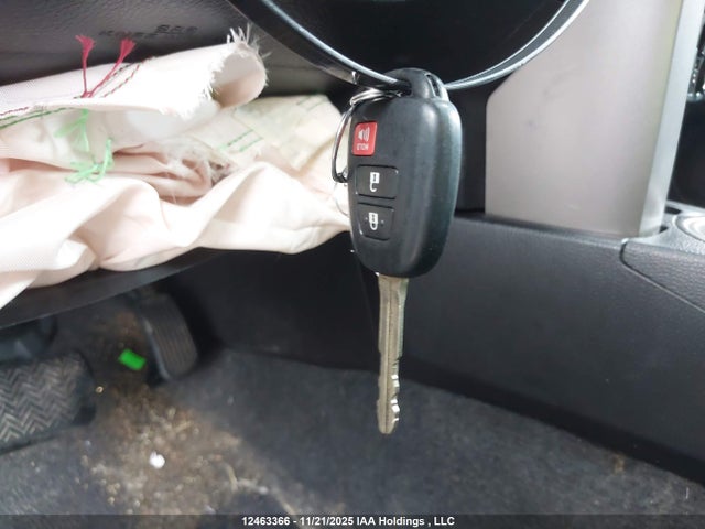 2T3ZFREV6GW284514 Toyota RAV4 LE