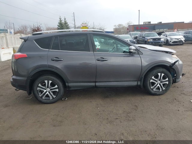 2T3ZFREV6GW284514 Toyota RAV4 LE