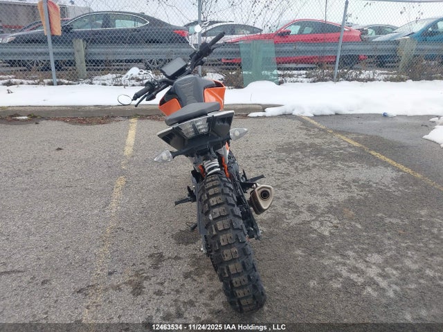 KTM 390 Duke 2017 MD2JPJ403HC210077 Image 6