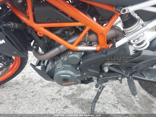 KTM 390 Duke 2017 MD2JPJ403HC210077 Image 9