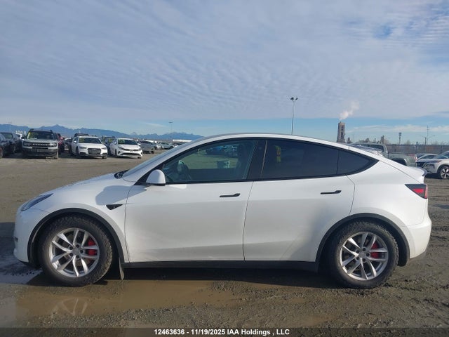 7SAYGDEF2NF500658 Tesla Model Y