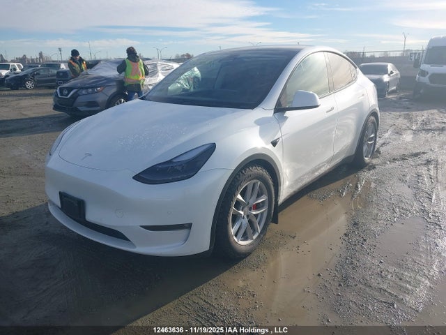 7SAYGDEF2NF500658 Tesla Model Y
