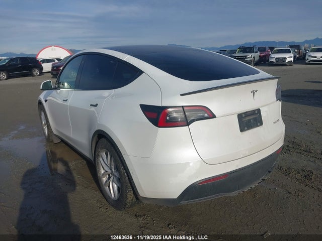 7SAYGDEF2NF500658 Tesla Model Y