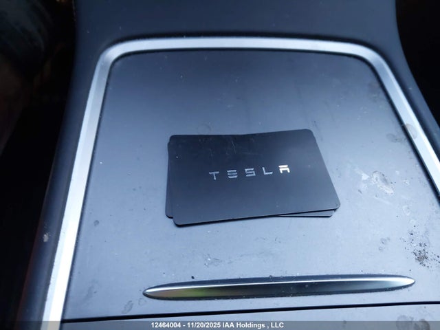 7SAYGDEF9NF569184 Tesla Model Y