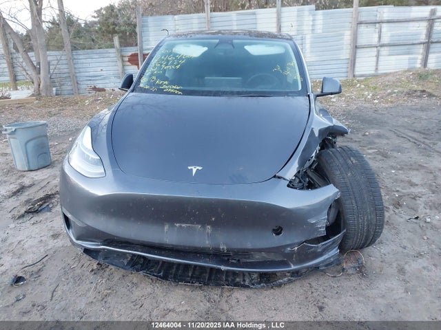 7SAYGDEF9NF569184 Tesla Model Y