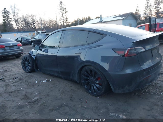 7SAYGDEF9NF569184 Tesla Model Y
