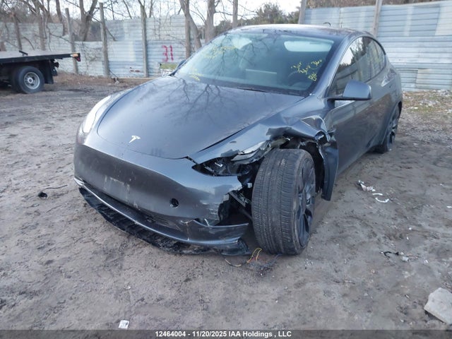 7SAYGDEF9NF569184 Tesla Model Y
