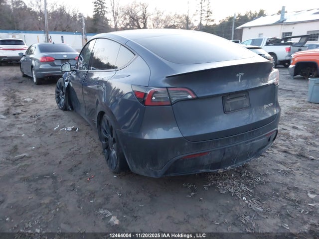 7SAYGDEF9NF569184 Tesla Model Y