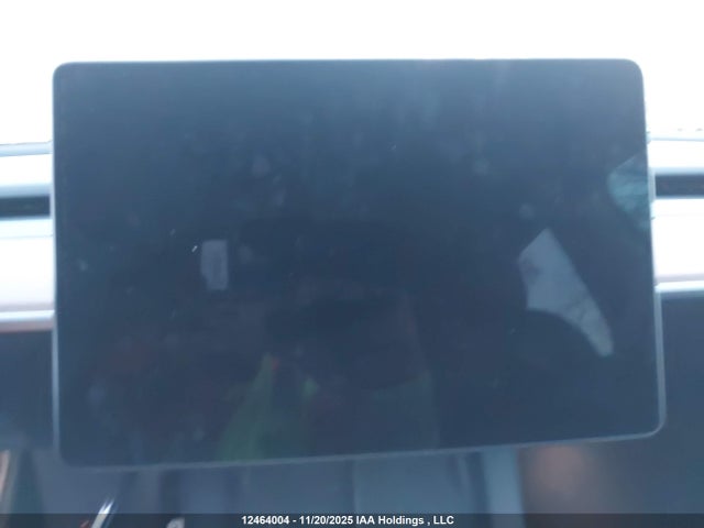 7SAYGDEF9NF569184 Tesla Model Y