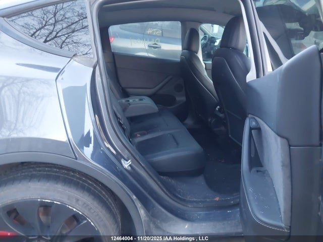 7SAYGDEF9NF569184 Tesla Model Y