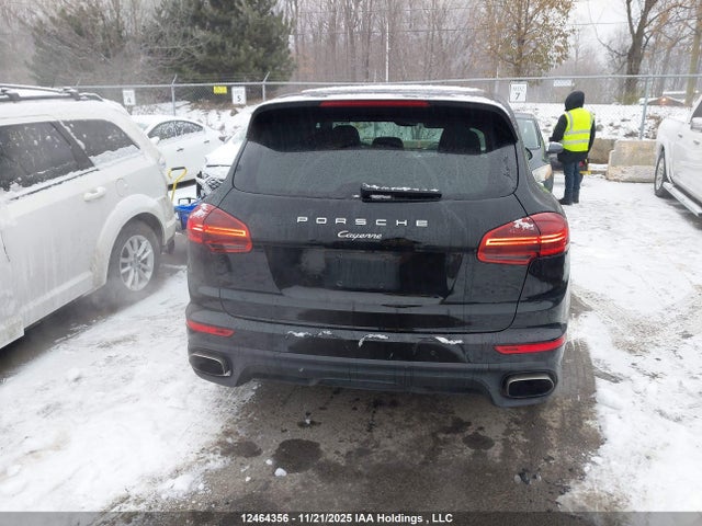 Porsche Cayenne 2016 WP1AA2A21GKA14905 Image 16