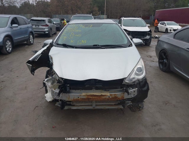 JTDKDTB32F1584572 Toyota Prius C Technology