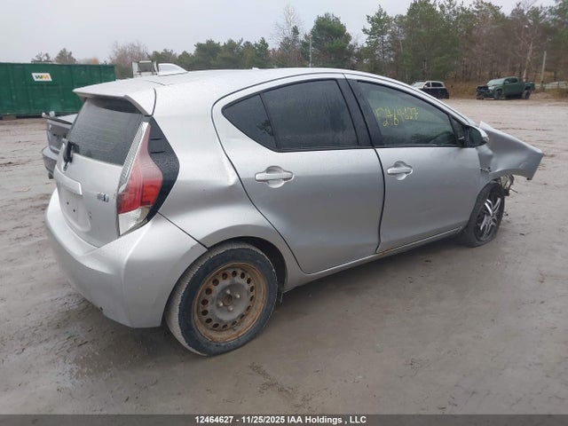JTDKDTB32F1584572 Toyota Prius C Technology