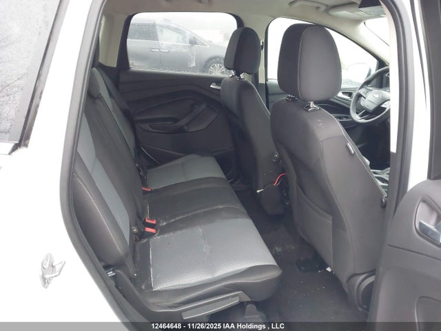 1FMCU0GDXHUA00596 Ford ESCAPE SE