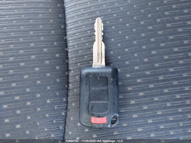 JA4AJ3AU1GZ608632 Mitsubishi RVR SE