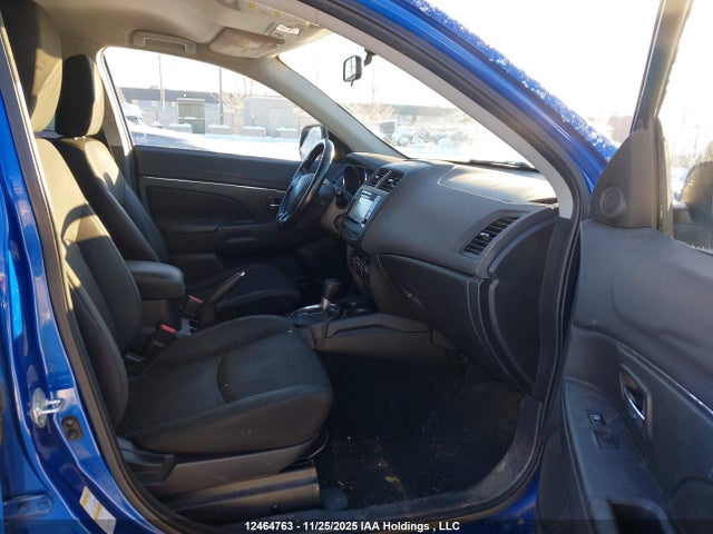 JA4AJ3AU1GZ608632 Mitsubishi RVR SE