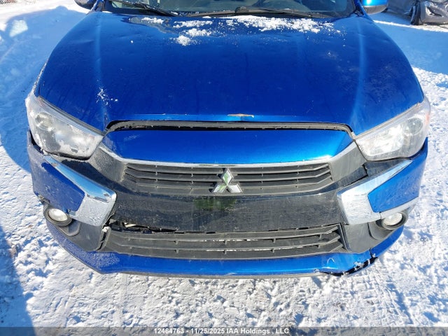 JA4AJ3AU1GZ608632 Mitsubishi RVR SE