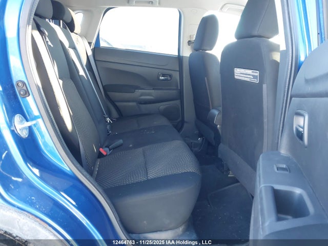 JA4AJ3AU1GZ608632 Mitsubishi RVR SE