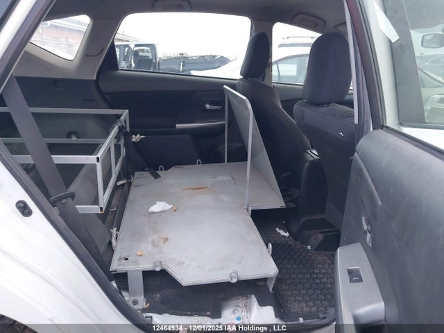 12464934 :رقم المزاد ، JTDZN3EU3HJ065128 vin ، 2017 Toyota Prius V مزاد بيع
