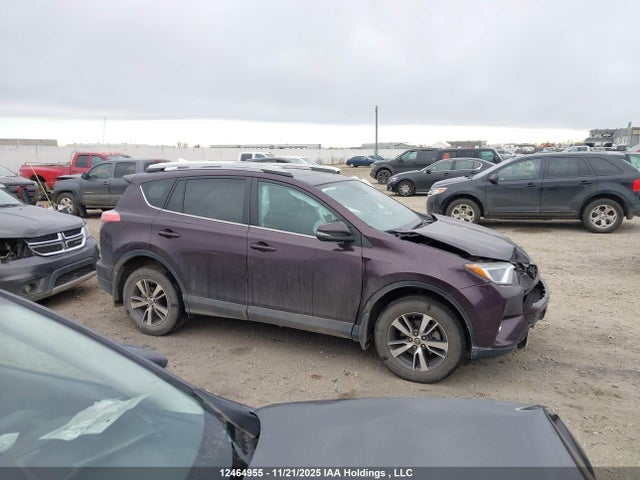2T3RFREV3JW760449 Toyota Rav4 Adventure/xle