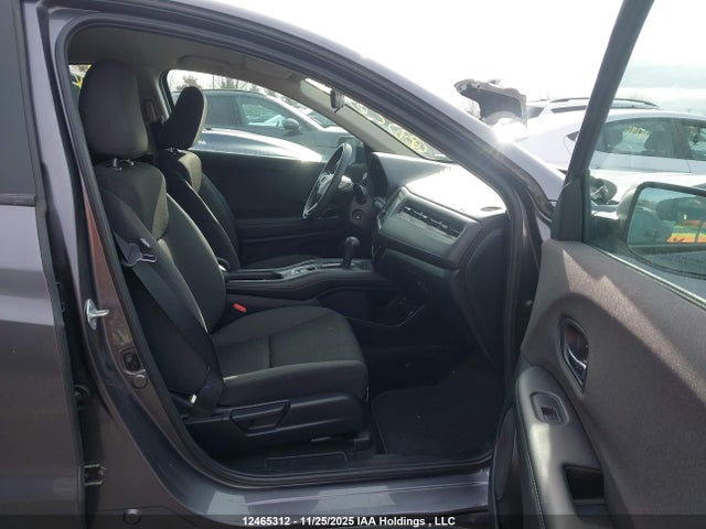 3CZRU6H36NM102995 Honda HR-V LX