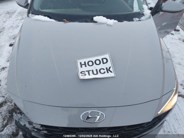 KMHLM4AGXMU072760 Hyundai Elantra Preferred Ivt