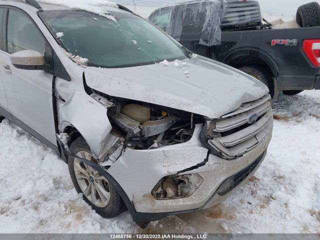 1FMCU9H99JUD39807 Ford ESCAPE SEL