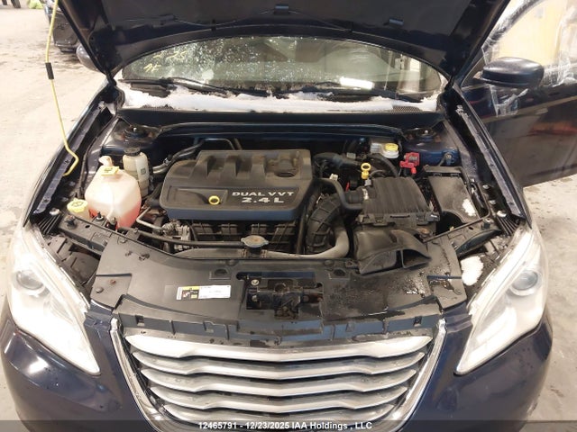 Chrysler 200 Touring 2014 1C3CCBBBXEN100989 Image 10