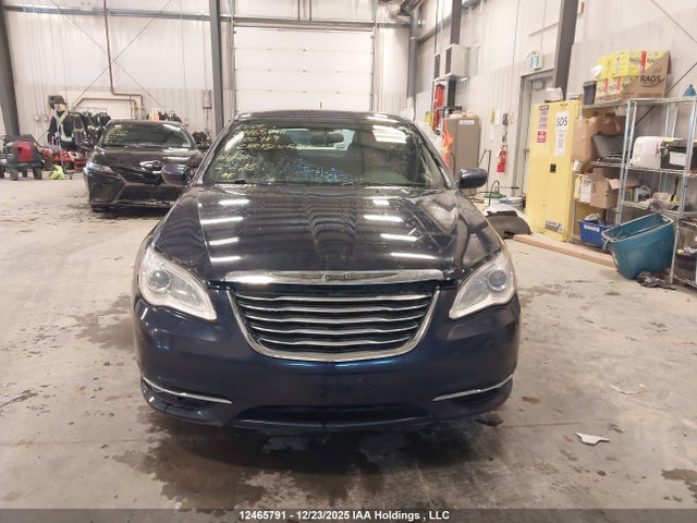 Chrysler 200 Touring 2014 1C3CCBBBXEN100989 Image 11