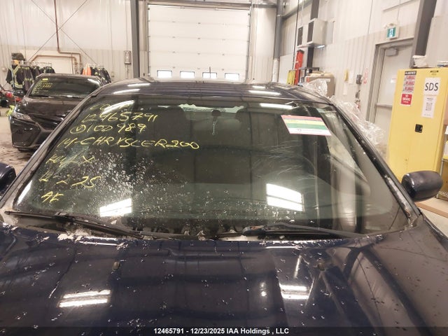 Chrysler 200 Touring 2014 1C3CCBBBXEN100989 Image 16