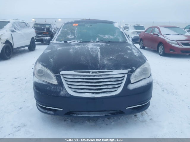 Chrysler 200 Touring 2014 1C3CCBBBXEN100989 Image 20