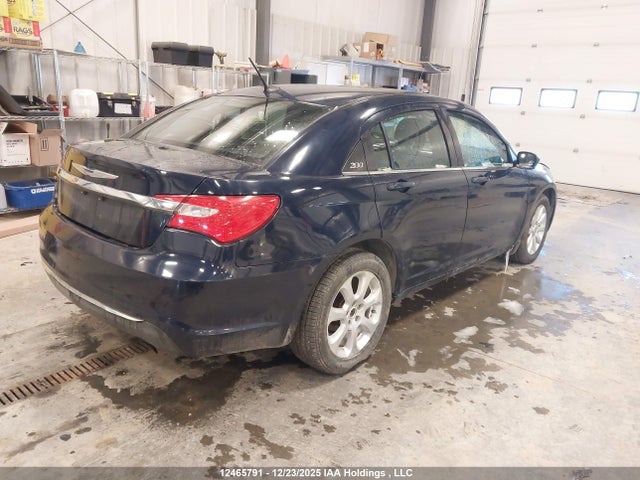Chrysler 200 Touring 2014 1C3CCBBBXEN100989 Image 4