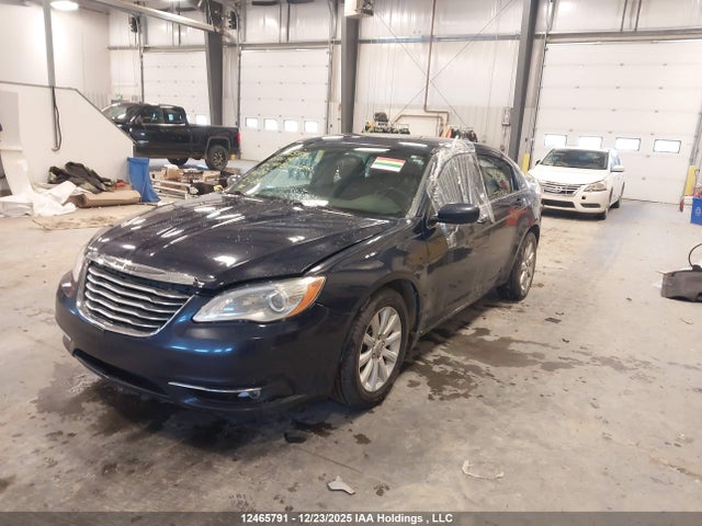 Chrysler 200 Touring 2014 1C3CCBBBXEN100989 Image 6
