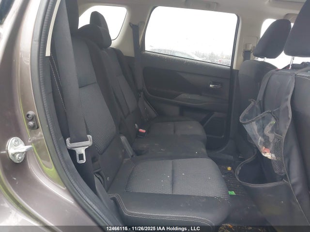 JA4JZ3AXXGZ604629 Mitsubishi Outlander Se/sel