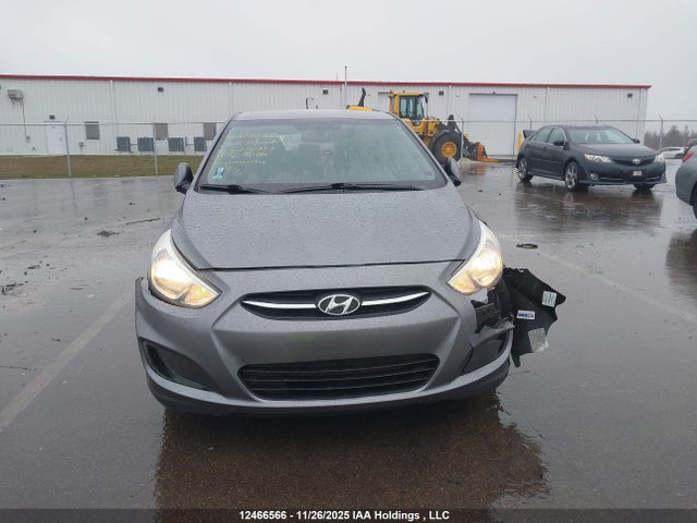 12466566 :رقم المزاد ، KMHCT5AE4FU214711 vin ، 2015 Hyundai Accent Gl مزاد بيع