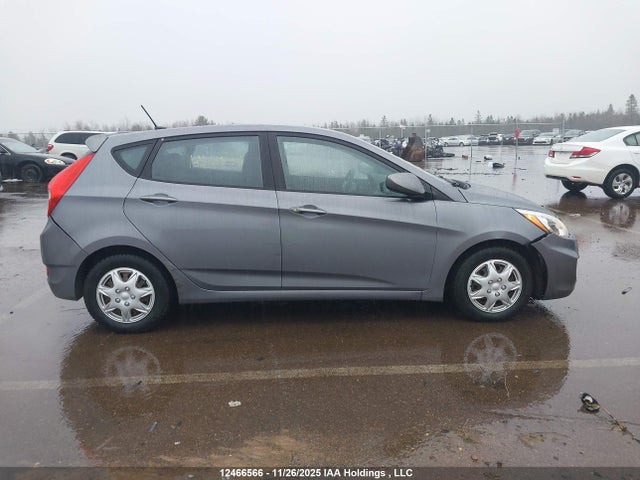12466566 :رقم المزاد ، KMHCT5AE4FU214711 vin ، 2015 Hyundai Accent Gl مزاد بيع