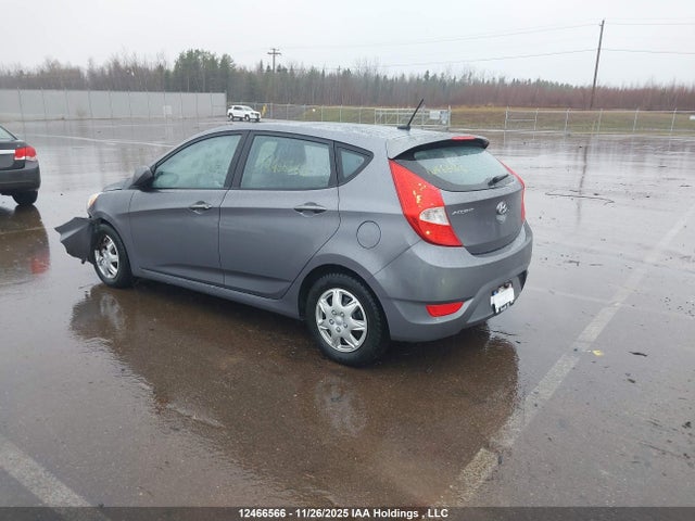 12466566 :رقم المزاد ، KMHCT5AE4FU214711 vin ، 2015 Hyundai Accent Gl مزاد بيع