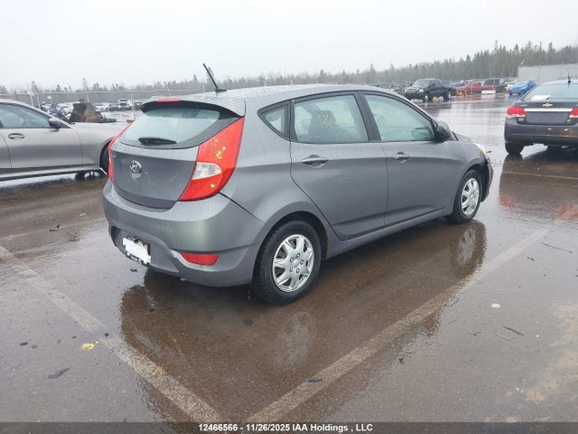 12466566 :رقم المزاد ، KMHCT5AE4FU214711 vin ، 2015 Hyundai Accent Gl مزاد بيع