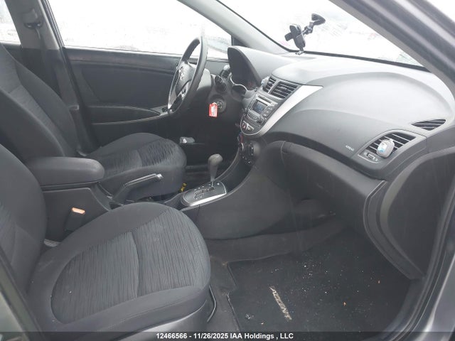 12466566 :رقم المزاد ، KMHCT5AE4FU214711 vin ، 2015 Hyundai Accent Gl مزاد بيع