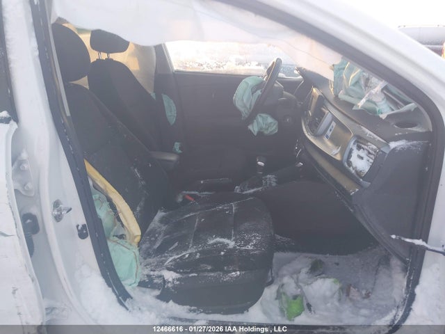 3KPA25AB6JE150098 KIA Rio