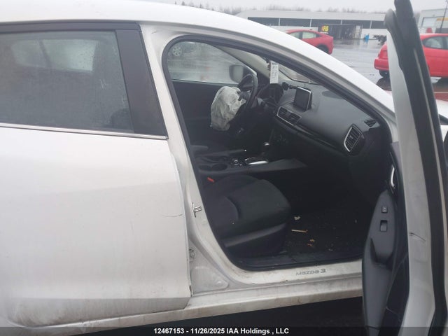12467153 :رقم المزاد ، 3MZBM1V74FM198738 vin ، 2015 Mazda Mazda3 مزاد بيع