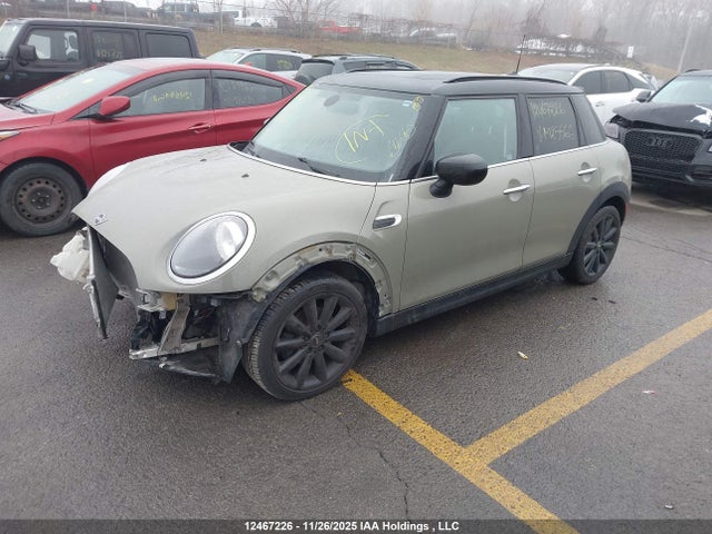 2020 Mini 5 Door Cooper მანქანა იყიდება აუქციონზე, vin: WMWXU7C07L2M25566, აუქციონის ნომერი: 12467226