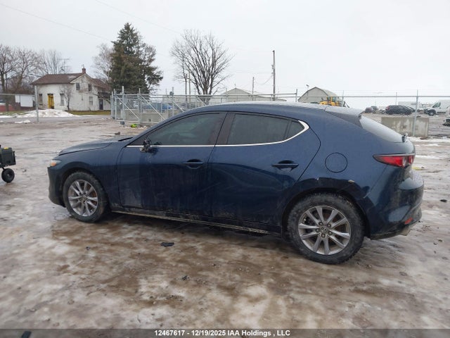 JM1BPAK71L1166496 Mazda 3 Gx