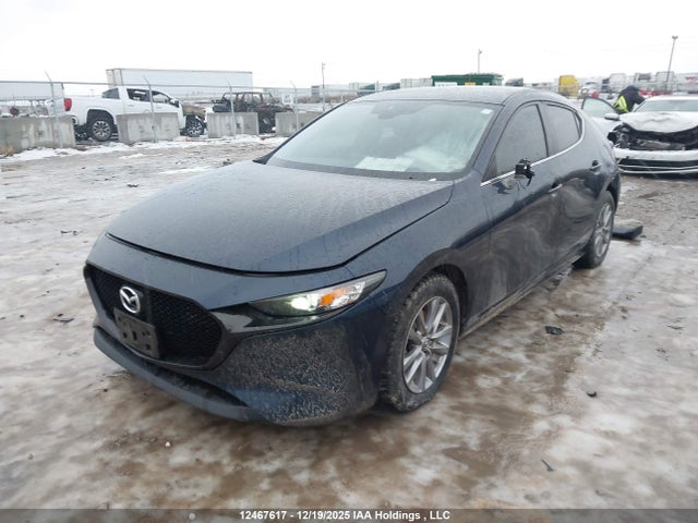 JM1BPAK71L1166496 Mazda 3 Gx