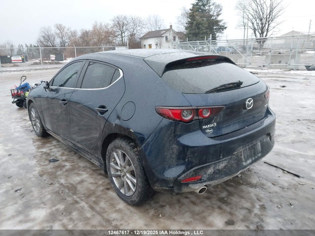 JM1BPAK71L1166496 Mazda 3 Gx