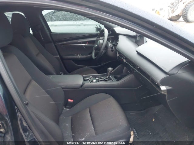 JM1BPAK71L1166496 Mazda 3 Gx