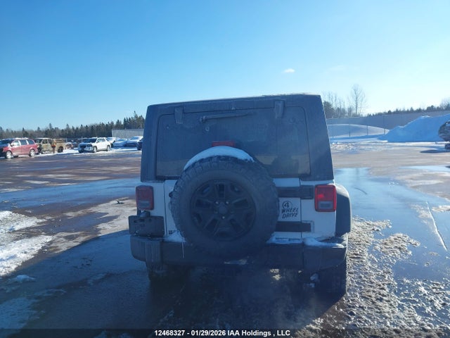 1C4BJWDG3GL200685 Jeep Wrangler Unlimited Sport