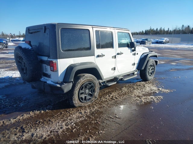 1C4BJWDG3GL200685 Jeep Wrangler Unlimited Sport